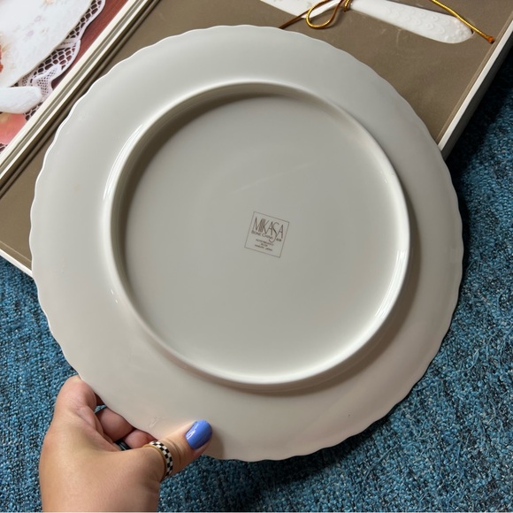 Vintage Mikasa Bone China Remembrance Floral Cake Plate and Server Set - Picture 9 of 11